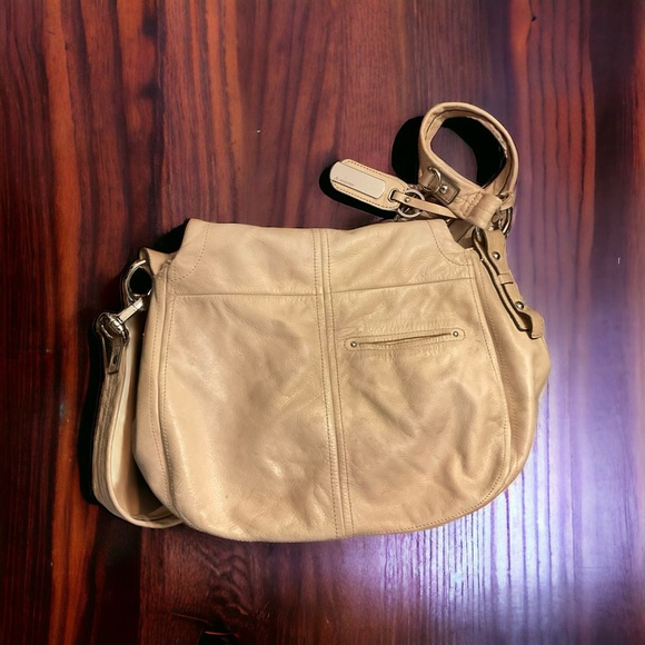 B Makowsky Soft Tan Leather Silver Hardware Bag! - Picture 5 of 12